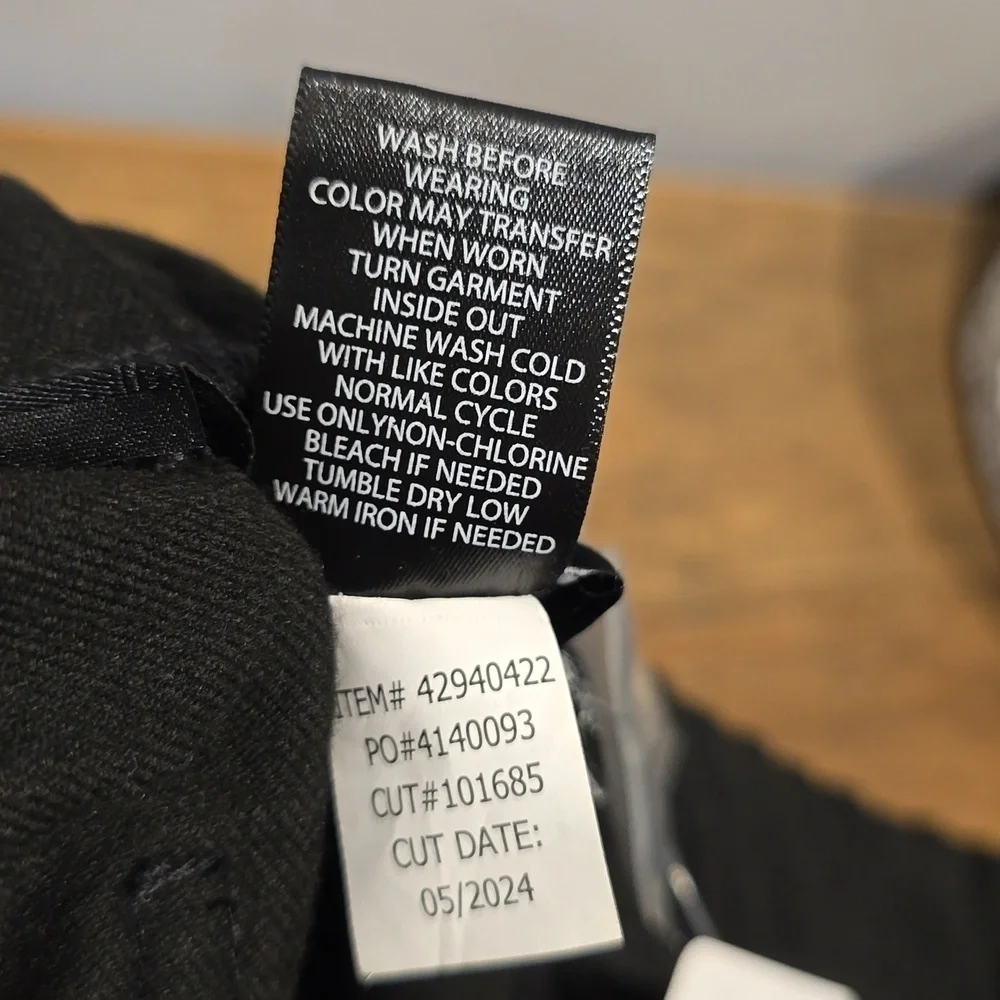 Torrid - Relaxed Straight Leg Brushed Twill High-Rise Pant in Deep Black​​​​ - Picture 8 of 11